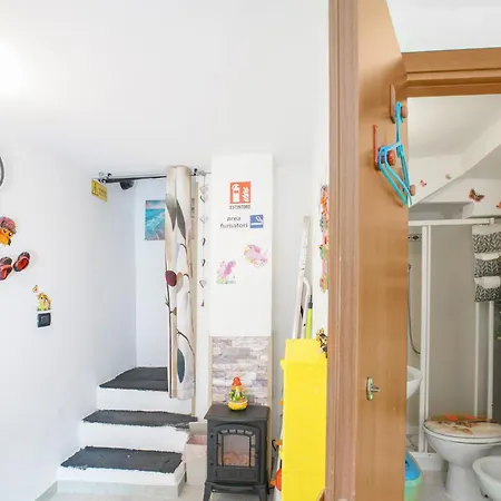 Vakantiehuis 1 Bedroom Lovely In San Cristoforo