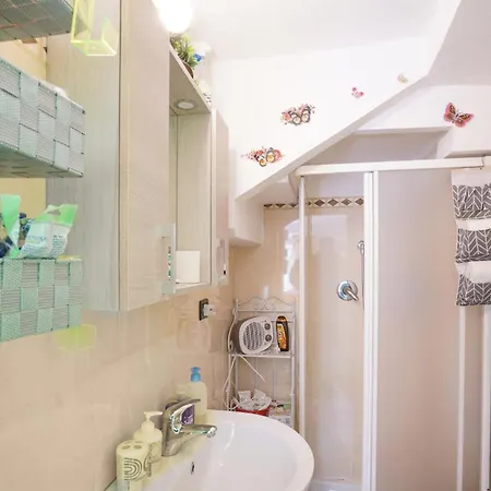 1 Bedroom Lovely In *